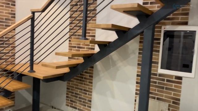 Лестница на монокосоуре/ стильная лестница в дом/лестница на металлокаркасе