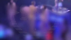 В Астраханском ночном клубе посетители полностью разделись, чтобы выиграть главный приз — новеньк...
