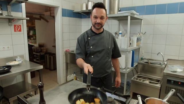 How Budapest's Iconic Chimney Cake And Goulash Are Made | Bizarre Foods: Delicious Destinations