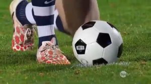 Вратарь поймал мяч своим лицом 5 раз !!!