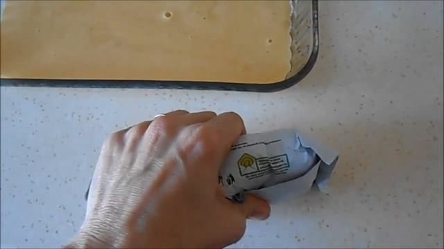 Простая выпечка / Пирог с халвой #простаявыпечка #сладкийпирог