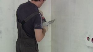 Как защитить армировать трещины, внутренний угол  стены при шпаклевке под покраску.