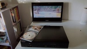 Samsung DVD-V6800 DVD VHS combo PAL NTSC HiFi made in Indonesia test VHS ok CD ok DVD ko