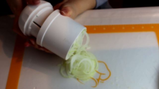 Свиное филе с луковым соусом/Schweinefilet mit Zwiebelsoße/Ofenhexen®-Familie смотреть онлайн