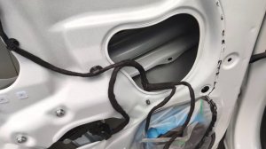 Hyundai Tucson NX4 2021 rear door disassembly + other