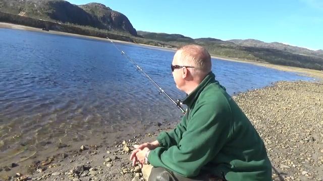 Рыбалка на Кольском . На Титовку за камбалой , август 2020 год . смотреть онлайн