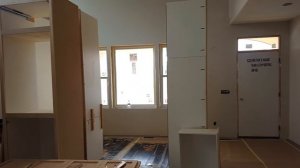 Установщик дверей в Америке