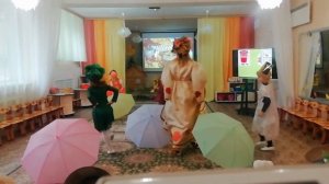 Танец с зонтиками "Дождик" муз.Н.Май,сл.И.Холодная, вокал Ю.Селиверстова