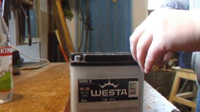 Как заправить аккумулятор электролитом смотреть онлайн