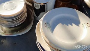 Барахолка Киев. Рынок Юность, посуда СССР только три продавца...