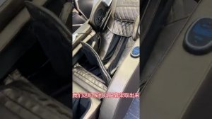 LEK 988R9 Remove the armrest