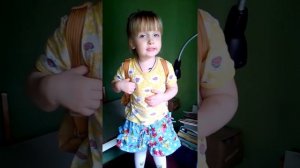 Ребенок рассказывает детские стихи. Маша 3 года. Апрель 2017 года. Омск. р-н, Ясная поляна.
