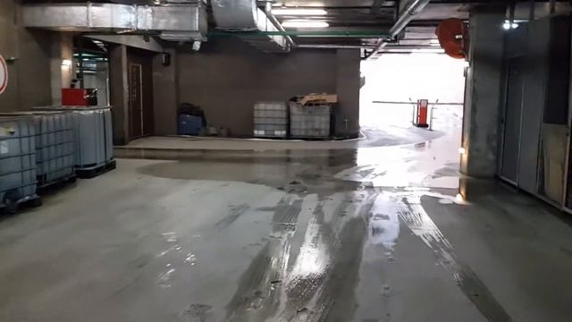 Изумрудные холмы | Красногорск | Ливень топит нижний паркинг смотреть онлайн