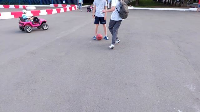 ФУТБОЛЬНЫЕ ЗАДАНИЯ В ГОРОДЕ! смотреть онлайн