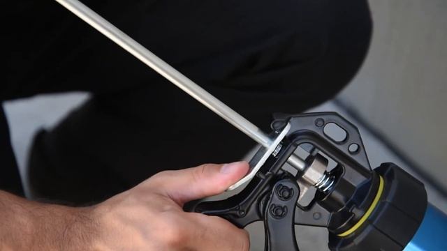 KINCROME Sausage Caulking Gun смотреть онлайн