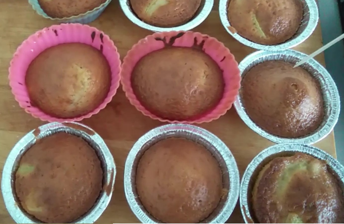 кекс с яблоками на кефире.mp4 смотреть онлайн