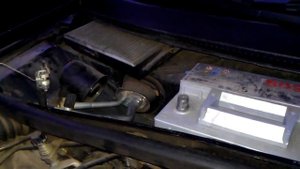 Как снять аккумулятор с фольксвагена В5, Volkswagen Passat .