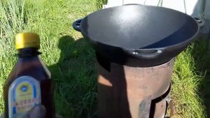 Прокаливаю и закаливаю Казан на печи (Льняным Маслом)