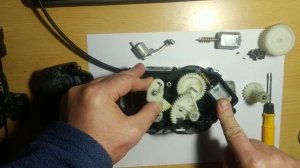 Ремонт замка крышки багажника Mercedes GL x164 A1647400735