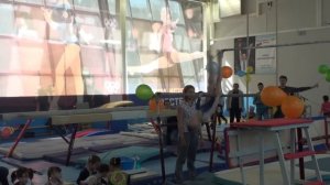 Катя - первые соревнования по спортивной гимнастике)))