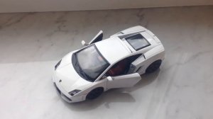 Lamborghini Gallardo LP560-4 Maisto 1:24 Diecast model car