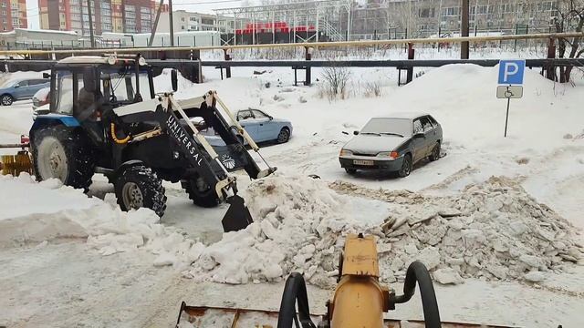 Еду чистить дворы. Беларус работает смотреть онлайн