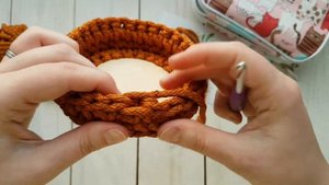 КАЖДЫЙ сможет связать себе такую! Мастер-класс "Корзинка с деревянным донышком"