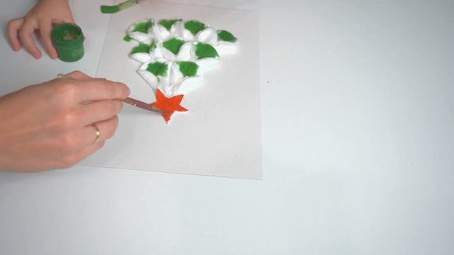 Новогодние поделки с детьми / ёлка из ватных дисков / New Year crafts with children смотреть онлайн