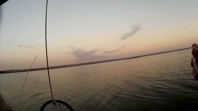 Ловля плотвы на романковских откосах 04 08 15 смотреть онлайн