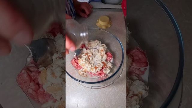 ЭТО ЛУЧШИЙ РЕЦЕПТ КОТЛЕТ.МАЛО КТО ЗНАЕТ КАК ПРИГОТОВИТЬ ВКУСНЫЕ КОТЛЕТЫ. смотреть онлайн