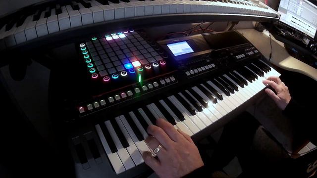 Walking In The Air (The Snowman) - on Yamaha PSR-S670 смотреть онлайн
