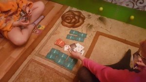 Как играть в игру СПЯЩИЕ КОРОЛЕВЫ?????