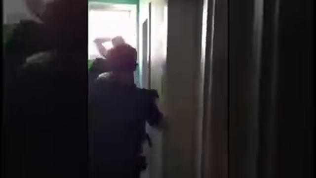Двухметровый неадекват избивал свою маму, приехали стражи галактики