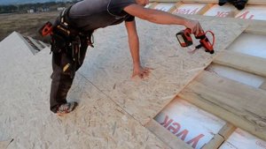 Быстрый монтаж OSB фанеры. Монтаж кровли. Саратов