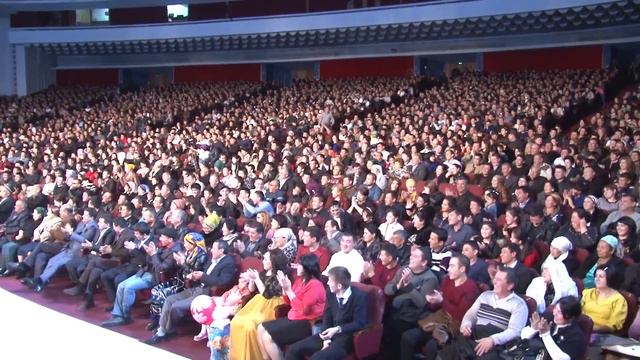 Avaz Oxun - 2015-yilgi konsert dasturi смотреть онлайн