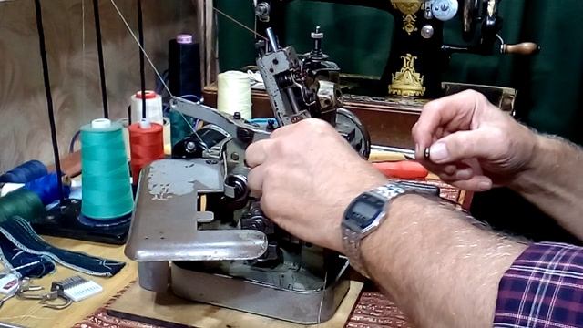 Переделываем трёхниточный оверлок на двухниточный.