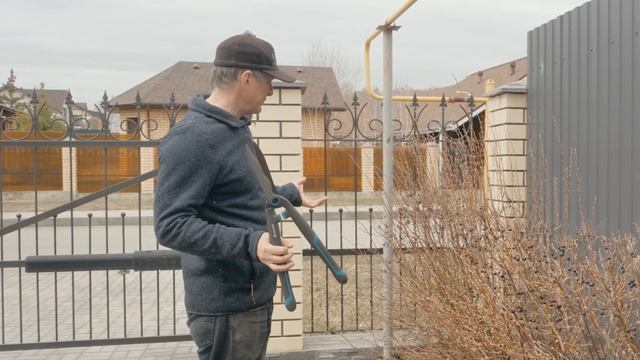 ОБРЕЗКА КУСТАРНИКОВ. Как Обрезать Кизильник? Обрезка Кизильника.