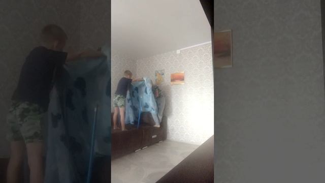 Как сделать домик в квартире #домик #шалаш #своимируками #вася #безмонтажа #детскийшалаш