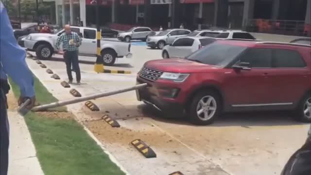 Направленная буровая установка бурит автомобиль на парковке🤔 Что-то пошло не по плану❗