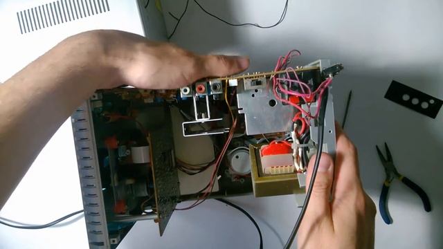 Простой ремонт стереосистемы Vitek Vt-3482
