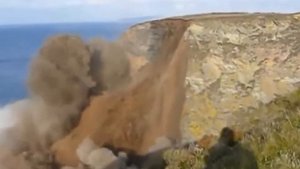 Так разрушаются горы. Впечатляющее природное зрелище!