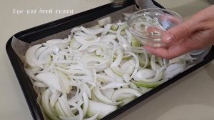 Нежнейшее филе на луковой подушке с картофелем. Вкусно и сытно ??