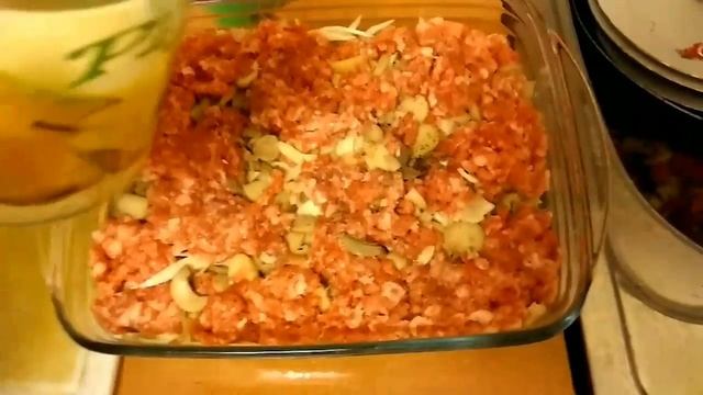 Мясная запеканка с грибами под сырной корочкой.