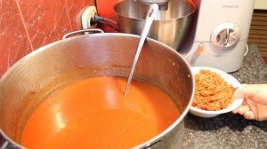 "Томаты протёртые " и ещё одна моя помощница.