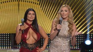 Bailey Rayne - Romi Rain (AVN Awards año2019