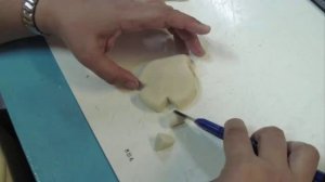 лепим из соленого теста рыбка урок 1