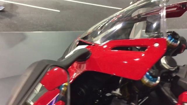 2020 Honda Fireblade CBR Fireblade 1000RR-R SP - EICMA 2019 смотреть онлайн