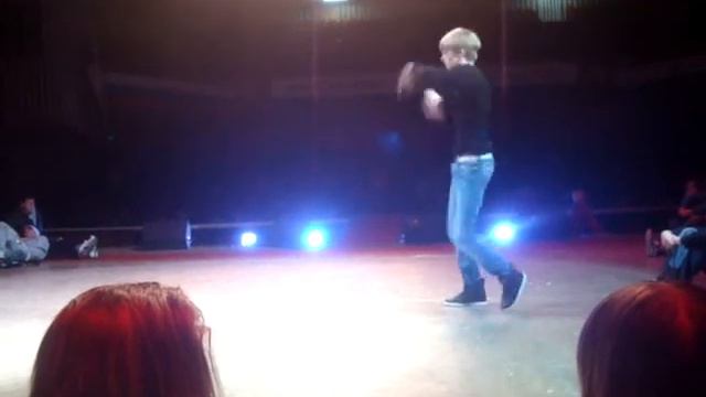 DANCE BATTLE от Dance Tv School II Final Electro Dance Алексей Tornado Чепин VS Дима Казаков смотреть онлайн