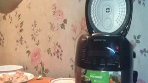 Куриные котлеты на пару с гречкой в мультиварке