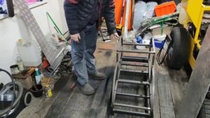 Мотособака своими руками в гараже на коленках.